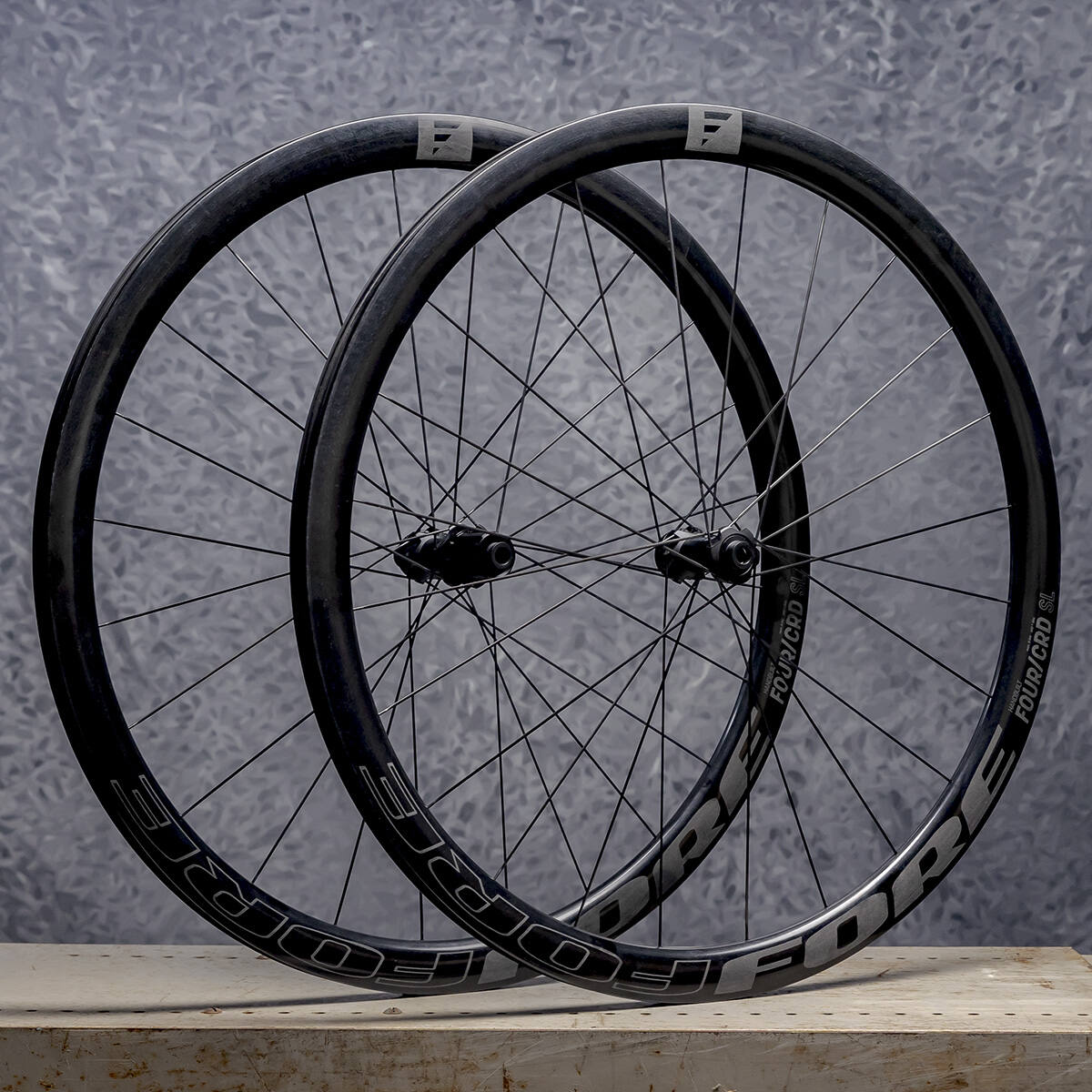 WIELSET CLINCHER FOUR SL CRD DT240 SHIMANO BODY